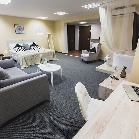 Czarno Na Bialym Hotel Krakow Ngoại thất bức ảnh