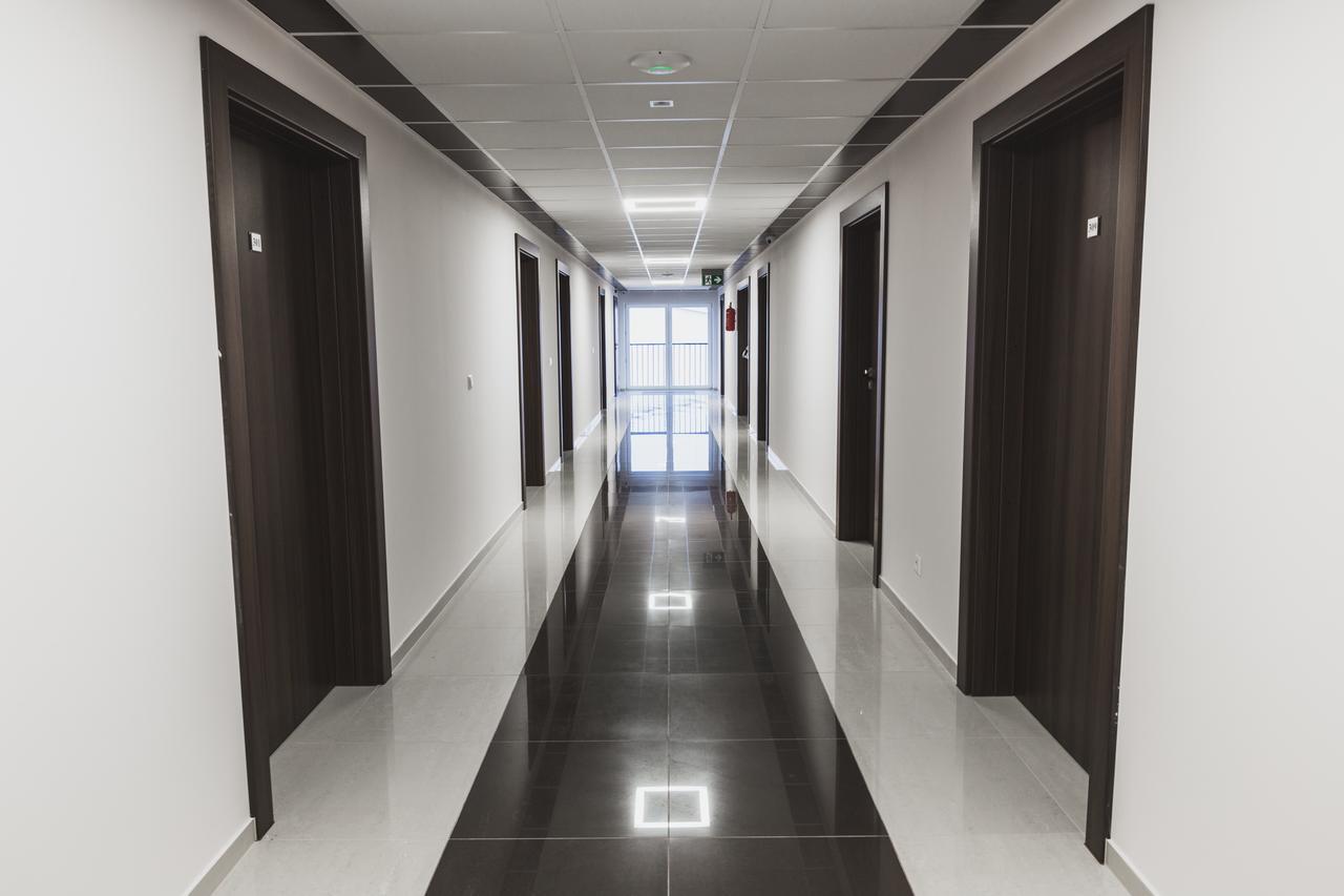 Czarno Na Bialym Hotel Krakow Ngoại thất bức ảnh