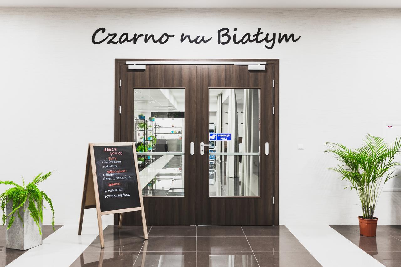 Czarno Na Bialym Hotel Krakow Ngoại thất bức ảnh