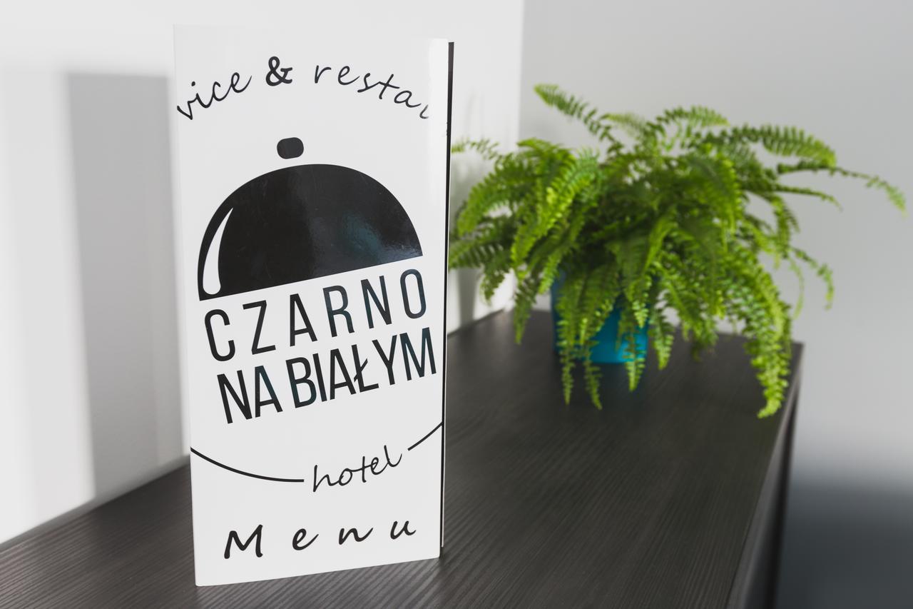 Czarno Na Bialym Hotel Krakow Ngoại thất bức ảnh