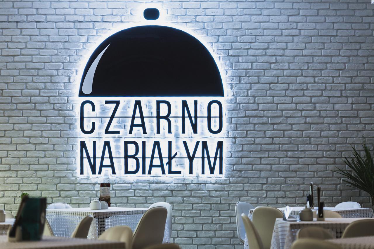 Czarno Na Bialym Hotel Krakow Ngoại thất bức ảnh