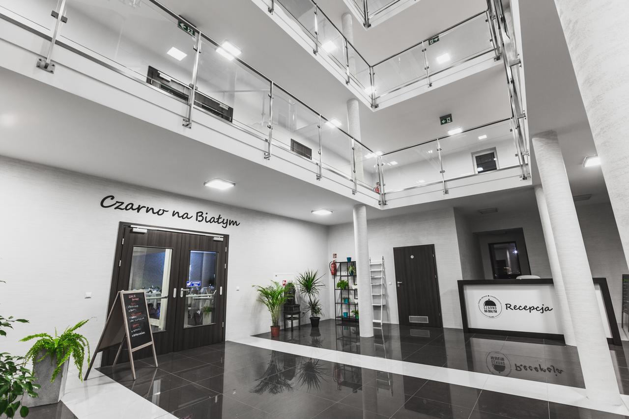 Czarno Na Bialym Hotel Krakow Ngoại thất bức ảnh