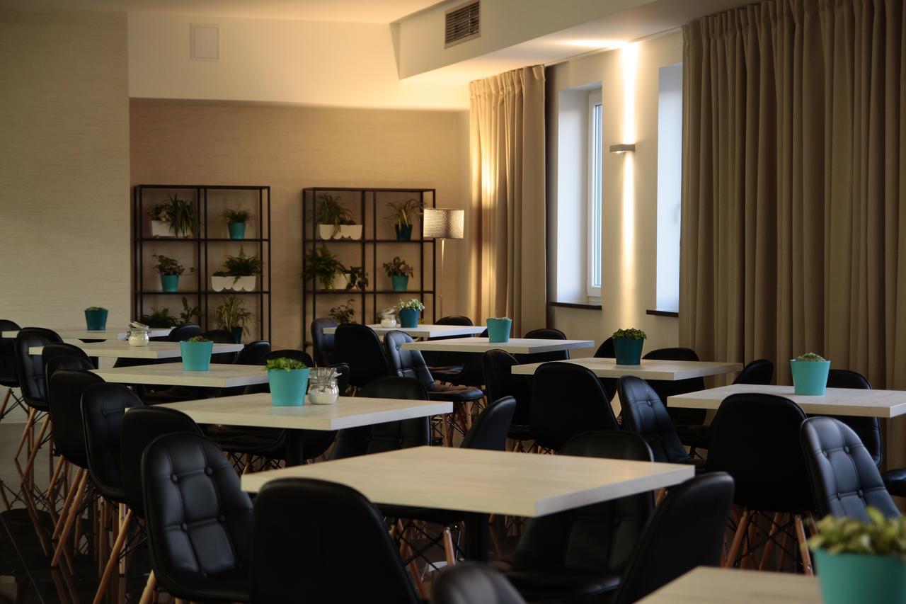 Czarno Na Bialym Hotel Krakow Ngoại thất bức ảnh