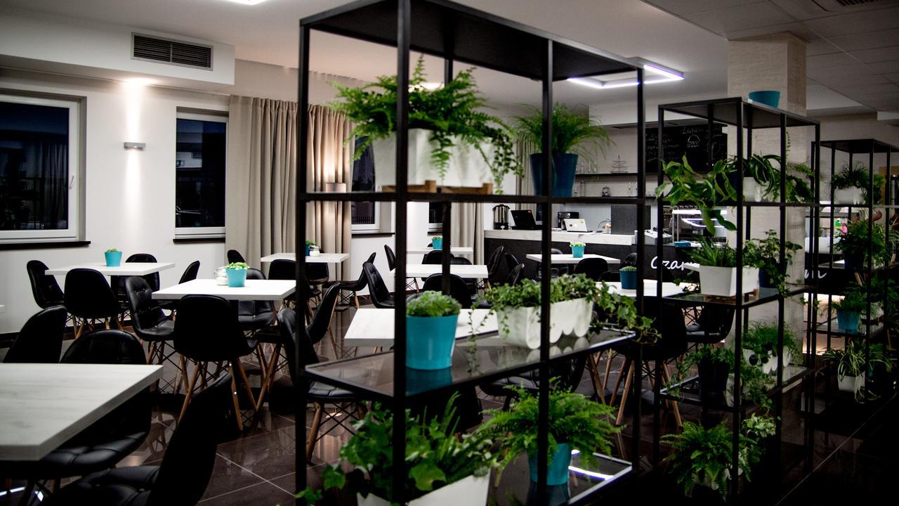Czarno Na Bialym Hotel Krakow Ngoại thất bức ảnh